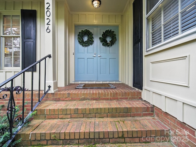 2026 Knell Dr, Charlotte, NC 28212 - entrance to property with board and batten siding
