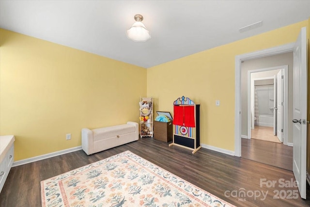 15515 Laverack Ln, Davidson, NC 28036 - living area featuring wood finished floors and baseboards