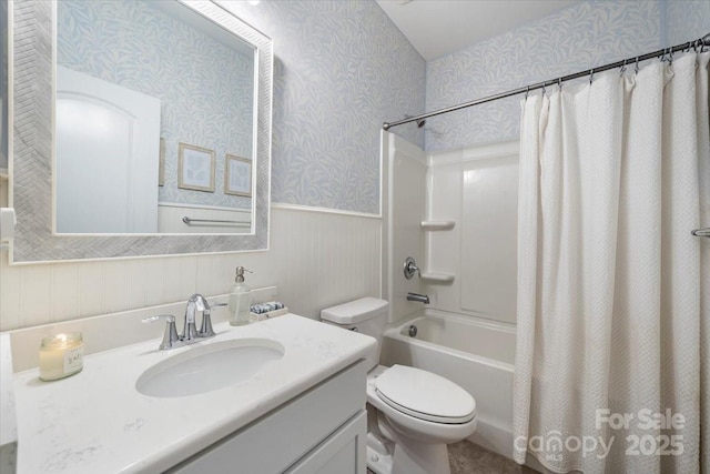 15515 Laverack Ln, Davidson, NC 28036 - full bath featuring a wainscoted wall, shower / tub combo with curtain, vanity, and wallpapered walls