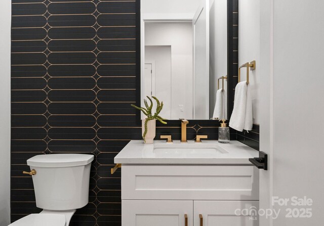 1626 Burtonwood Cir, Charlotte, NC 28212 - bathroom with vanity and toilet