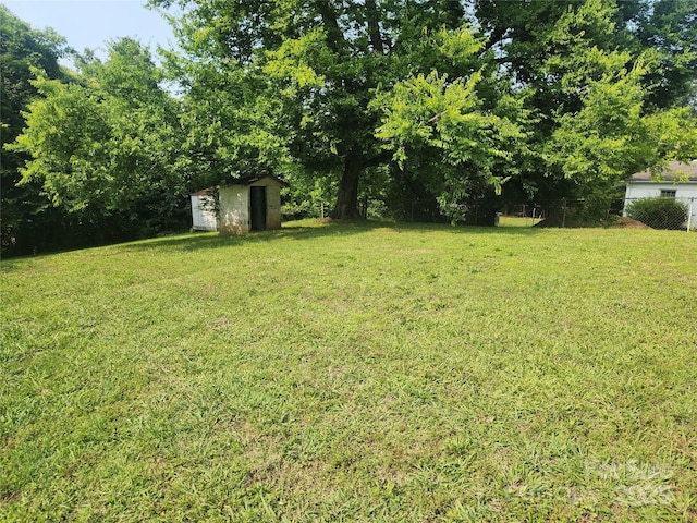 76 Sumner Ave NW, Concord, NC 28027 - view of yard