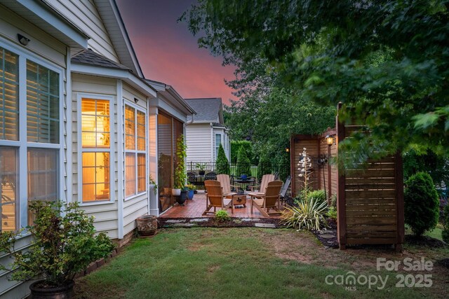8725 Soaring Eagle Ln, Waxhaw, NC 28173 - view of yard at dusk