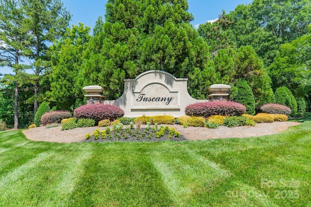 1812 Sutter Creek Dr, Waxhaw, NC 28173 - community sign with a yard