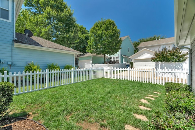 9227 Island Overlook Ct, Cornelius, NC 28031 - view of yard with a detached garage
