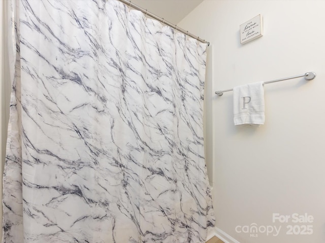 13422 Calloway Glen Dr, Charlotte, NC 28273 - bathroom featuring curtained shower