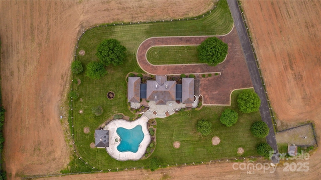 1100 Glen Oaks Dr, Hamptonville, NC 27020 - view of property location featuring a pool