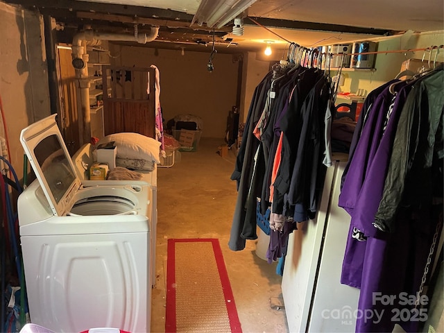 280 Walnut Ave, Spruce Pine, NC 28777 - washroom featuring washing machine and clothes dryer