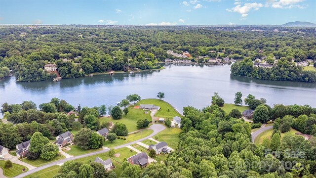 6255 Mountainside Dr, Hickory, NC 28601