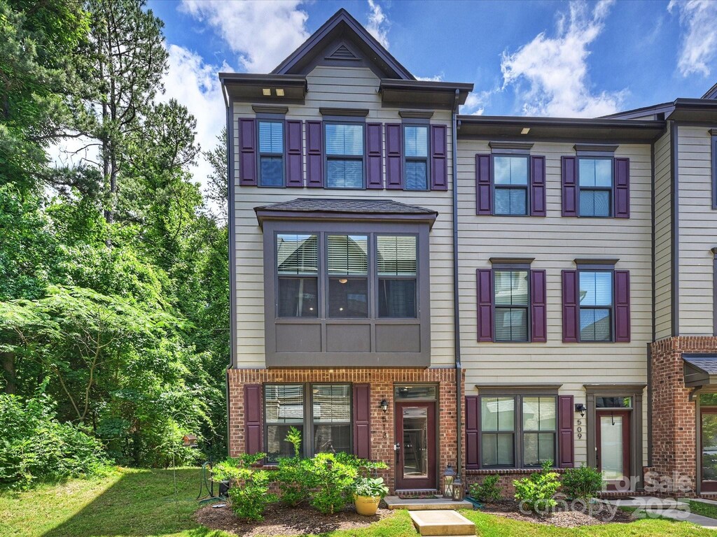 513 Cubitt Ct, Charlotte, NC 28205 - photo 1