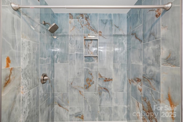 5414 Leaford Ct, Charlotte, NC 28227 - bathroom featuring a tile shower