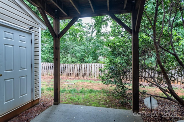 10548 English Setter Way, Charlotte, NC 28269 - view of yard featuring a patio