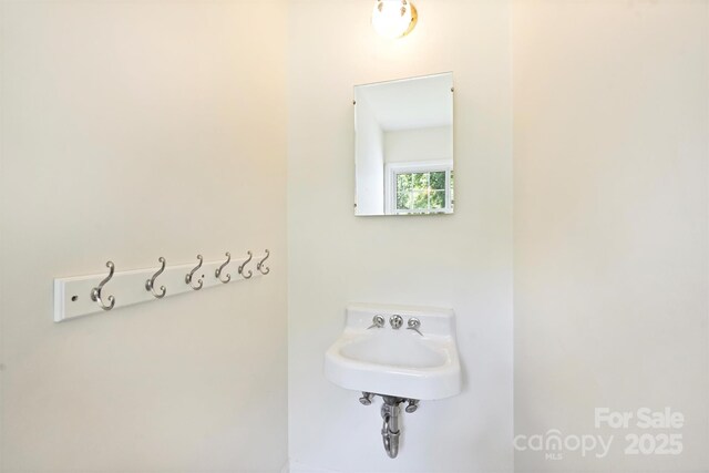 7022 Lancer Dr, Charlotte, NC 28226 - bathroom with a sink