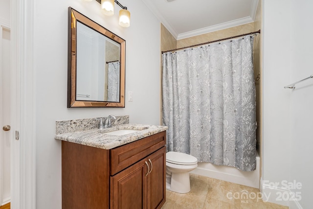 10874 Rise Ln, Fort Mill, SC 29707 - full bathroom with vanity, crown molding, toilet, and shower / bathtub combination with curtain