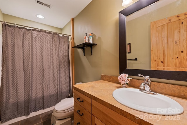 823 Turtle Creek Rd, Sylva, NC 28779 - full bath featuring vanity, toilet, a shower with shower curtain, and recessed lighting