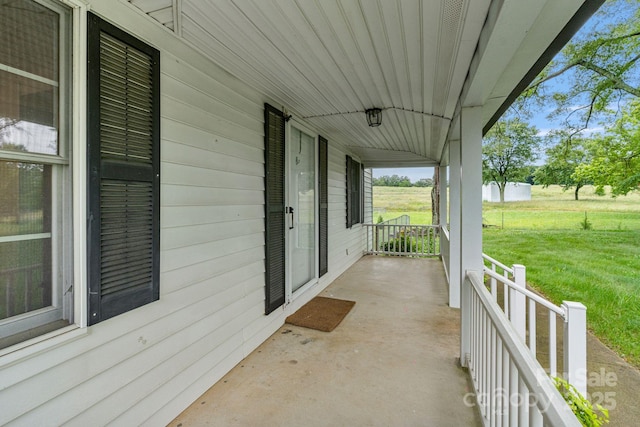 956 Stony Point Rd, Kings Mountain, NC 28086 - covered porch with a yard