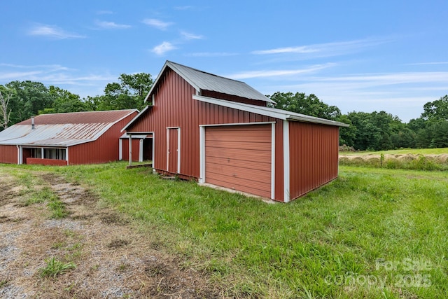 956 Stony Point Rd, Kings Mountain, NC 28086 - detached garage featuring driveway