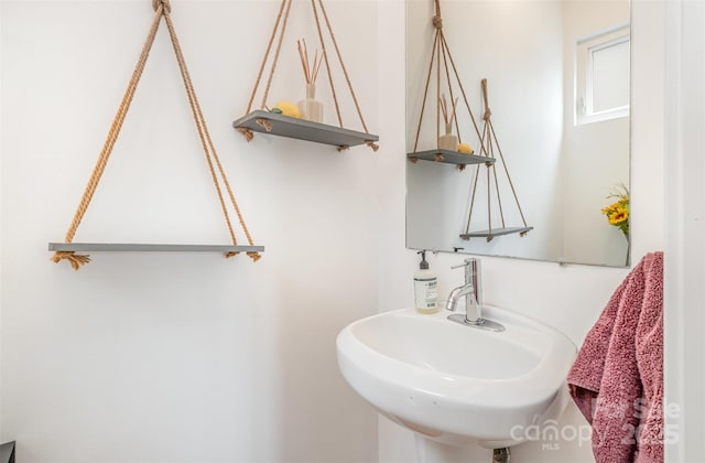 925 Westbrook Dr Unit B, Charlotte, NC 28202 - bathroom with a sink