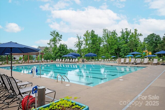 1244 Weir Ct, Fort Mill, SC 29708 - community pool with a patio and a gazebo