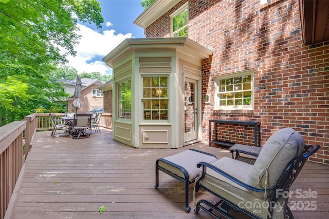 10215 Balmoral Cir, Charlotte, NC 28210 - wooden terrace with outdoor dining space