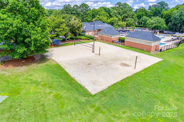 10215 Balmoral Cir, Charlotte, NC 28210 - view of home's community with volleyball court and a yard