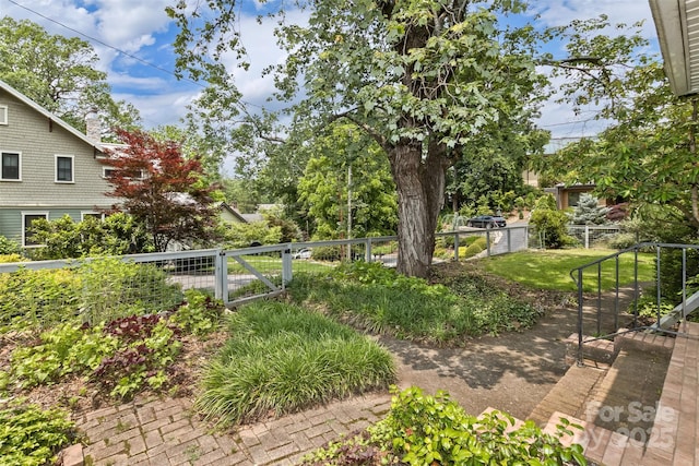 20 Kenilwood Pl, Asheville, NC 28803 - view of yard featuring a gate