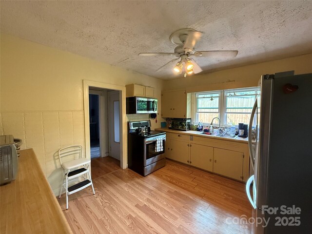 526 Ehringhaus St, Hendersonville, NC 28739 - photo 12