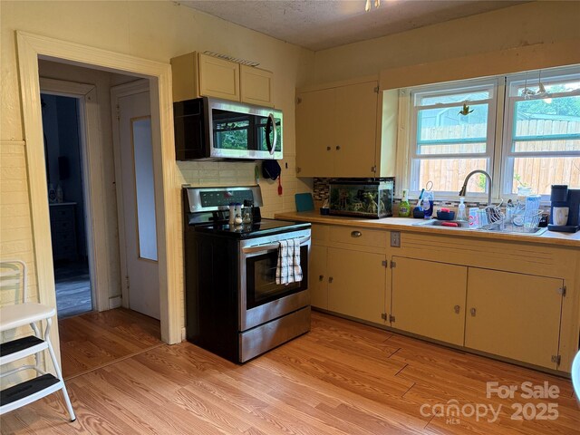 526 Ehringhaus St, Hendersonville, NC 28739 - photo 13