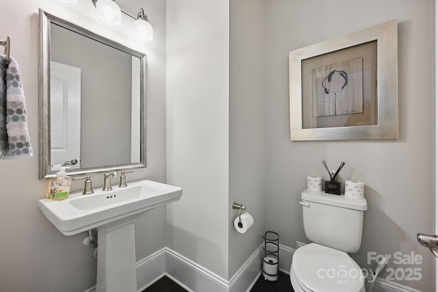 5118 Waldron Meadow Dr, Charlotte, NC 28226 - half bath featuring toilet and baseboards