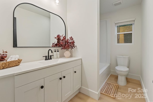 3326 Winterfield Pl, Charlotte, NC 28205 - full bath with vanity and wood finished floors