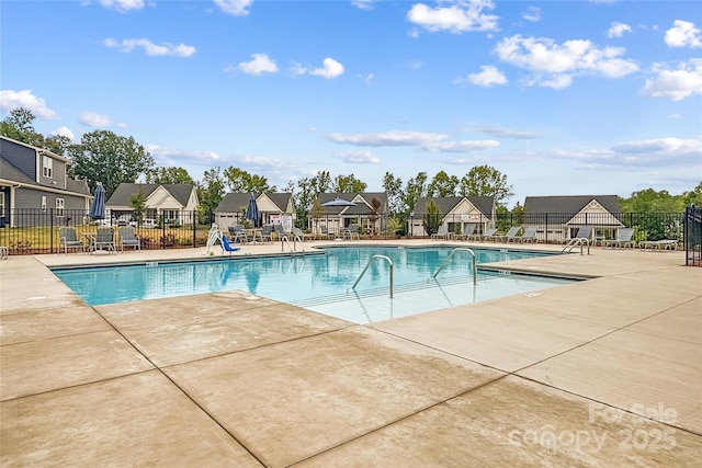 124 Kristin View Ln Unit C, Troutman, NC 28166 - community pool with a residential view and a patio area