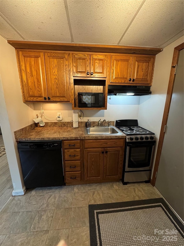 58 Creekside Dr Unit C, Banner Elk, NC 28604 - kitchen featuring black appliances, a sink, dark countertops, and under cabinet range hood