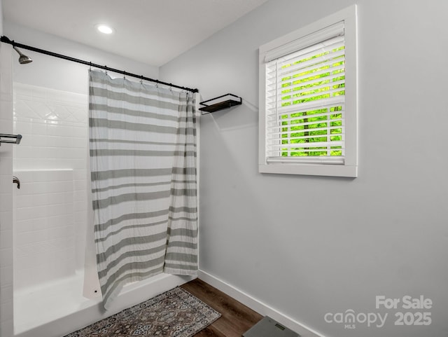 125 Woodland Cir, Rutherfordton, NC 28139 - full bath featuring curtained shower, wood finished floors, baseboards, and recessed lighting