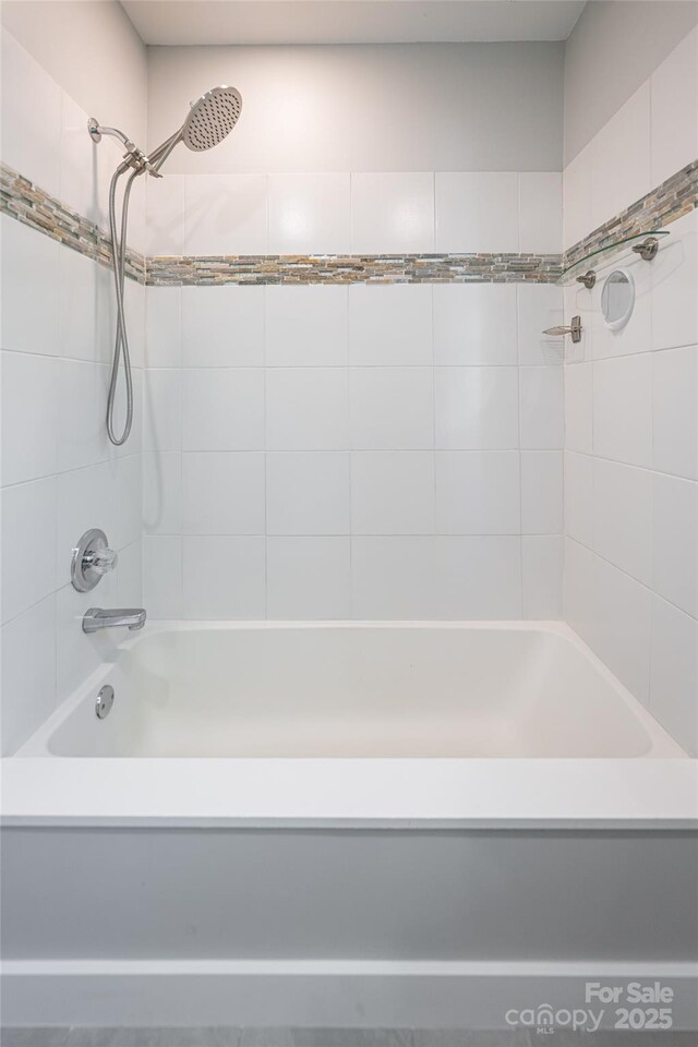 110 Annandale Ave, Asheville, NC 28801 - full bath featuring shower / tub combination