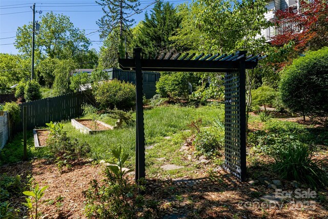 110 Annandale Ave, Asheville, NC 28801 - view of yard featuring a vegetable garden