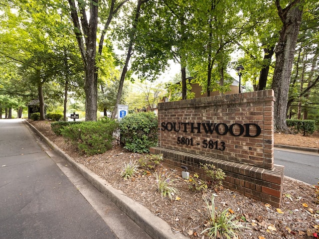 5809 Sharon Rd Unit G, Charlotte, NC 28210 - view of community / neighborhood sign