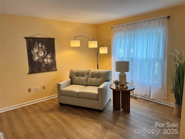 1228 Hidden Creek Cir, Hickory, NC 28602 - living area with wood finished floors and baseboards