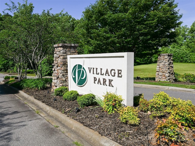 110 Village Pointe Ln, Asheville, NC 28803 - view of community / neighborhood sign