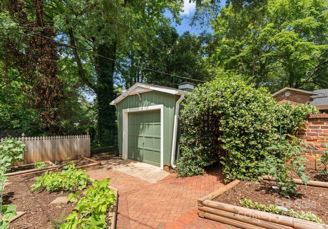 1226 Tarrington Ave, Charlotte, NC 28205 - view of garage