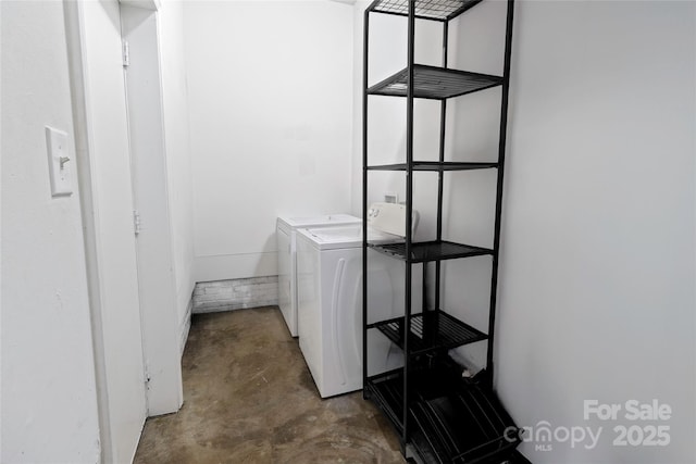 901 Echo Glen Rd, Charlotte, NC 28213 - bathroom with concrete floors and washing machine and clothes dryer