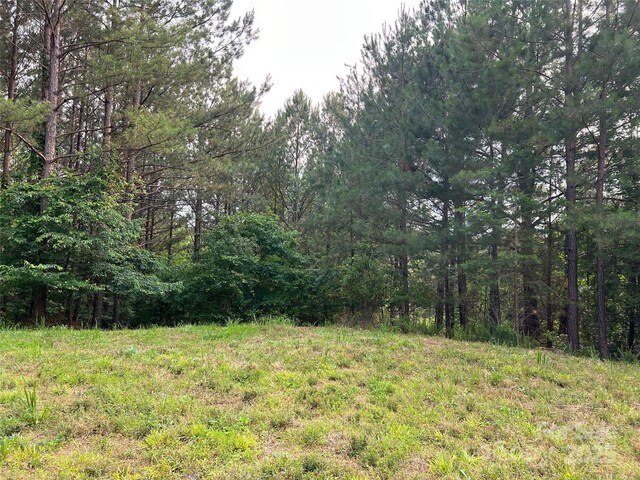104 River View Dr, Mooresboro, NC 28114