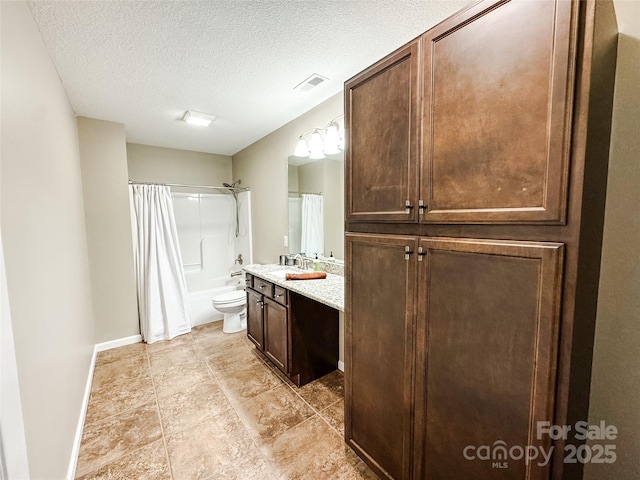 171 View Ridge Parkway, Leicester, NC 28748 - bathroom featuring shower / bath combo, vanity, baseboards, toilet, and a textured ceiling