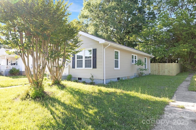 210 E 5th Ave, Gastonia, NC 28054 - view of side of home featuring crawl space