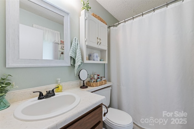 16 Fieldstone Ct, Arden, NC 28704 - full bath featuring a textured ceiling, vanity, and curtained shower