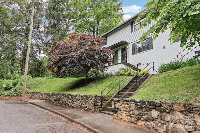 615 Biltmore Ave Unit K2, Asheville, NC 28803 - view of front facade with a front yard