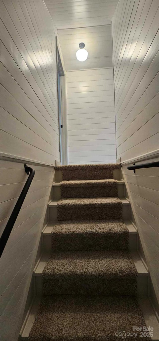 804 N Main St, Oakboro, NC 28129 - staircase with wood walls
