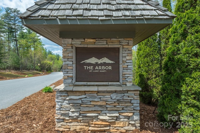 209 Harborside Dr, Nebo, NC 28761