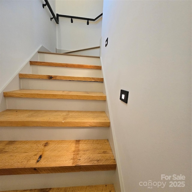 30 Sand Hill Rd, Asheville, NC 28806 - view of stairway