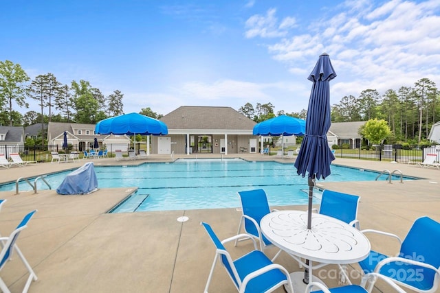 219 Broadleaf Dr, Denver, NC 28037 - community pool with a patio area