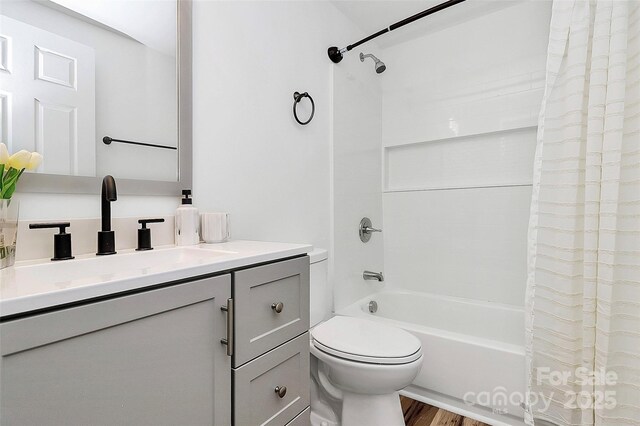 117 Autumn Woods Dr, Kings Mountain, NC 28086 - bathroom featuring shower / tub combo, vanity, and wood finished floors