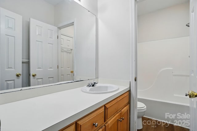 606 N St, Belmont, NC 28012 - full bath featuring vanity, wood finished floors, and tub / shower combination